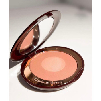 Má hồng CharlotteTilbury Cheek to Chic Swish & Glow Blusher  | Phấn